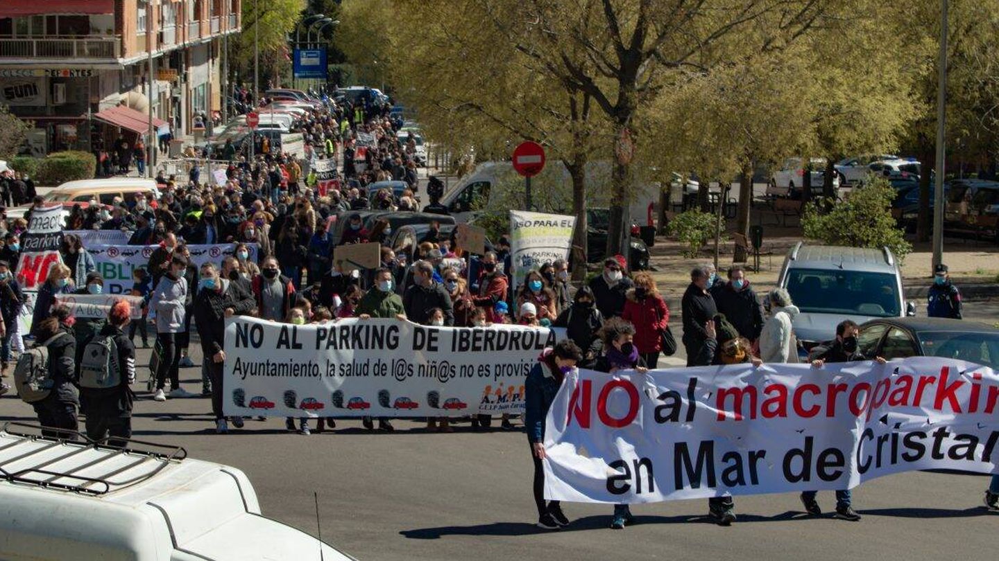 Una de las movilizaciones contra el parking de Mar de Cristal. (Alberto Moratinos/El Periódico de Hortaleza)