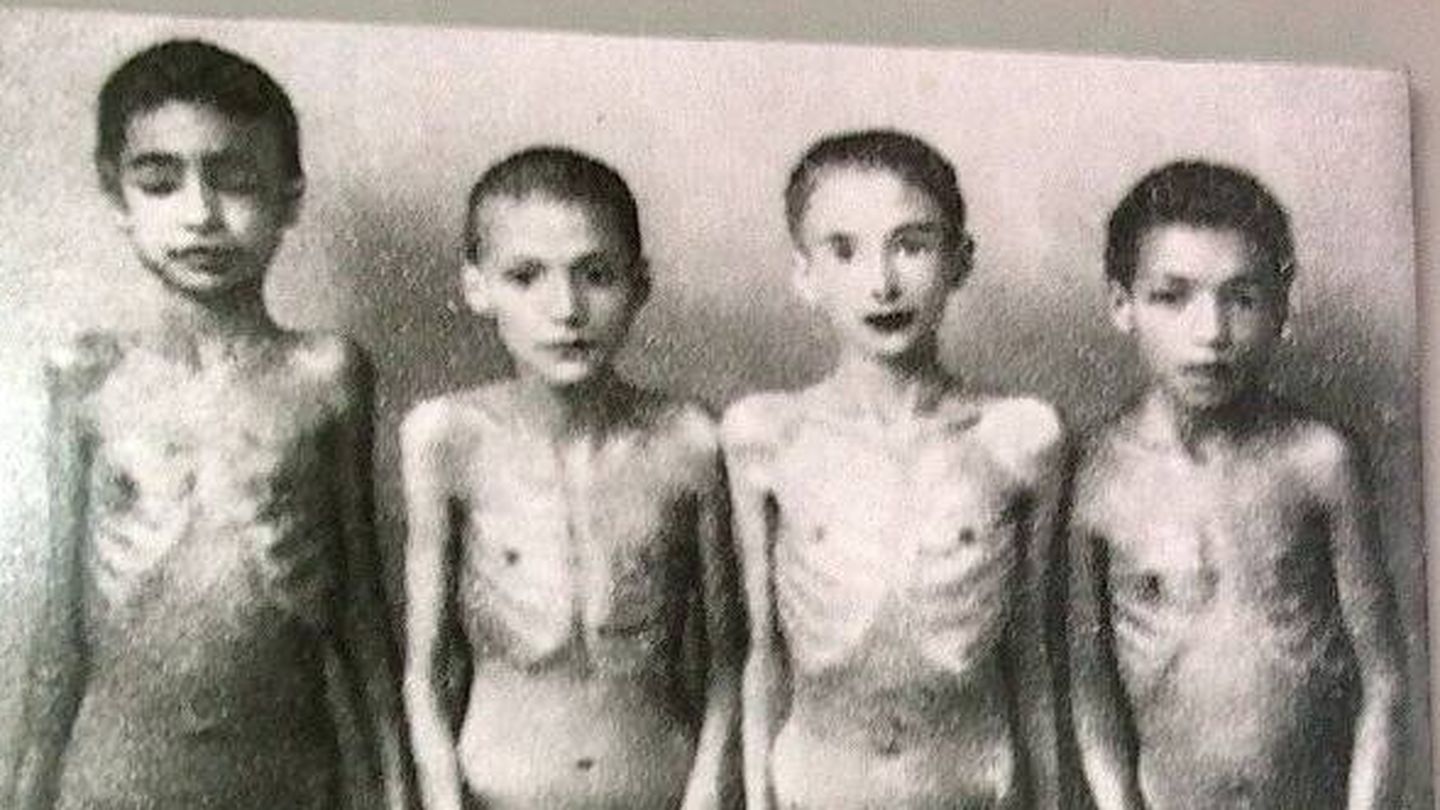 Niños gitanos en Auschwitz, víctimas de Mengele. (Flickr)