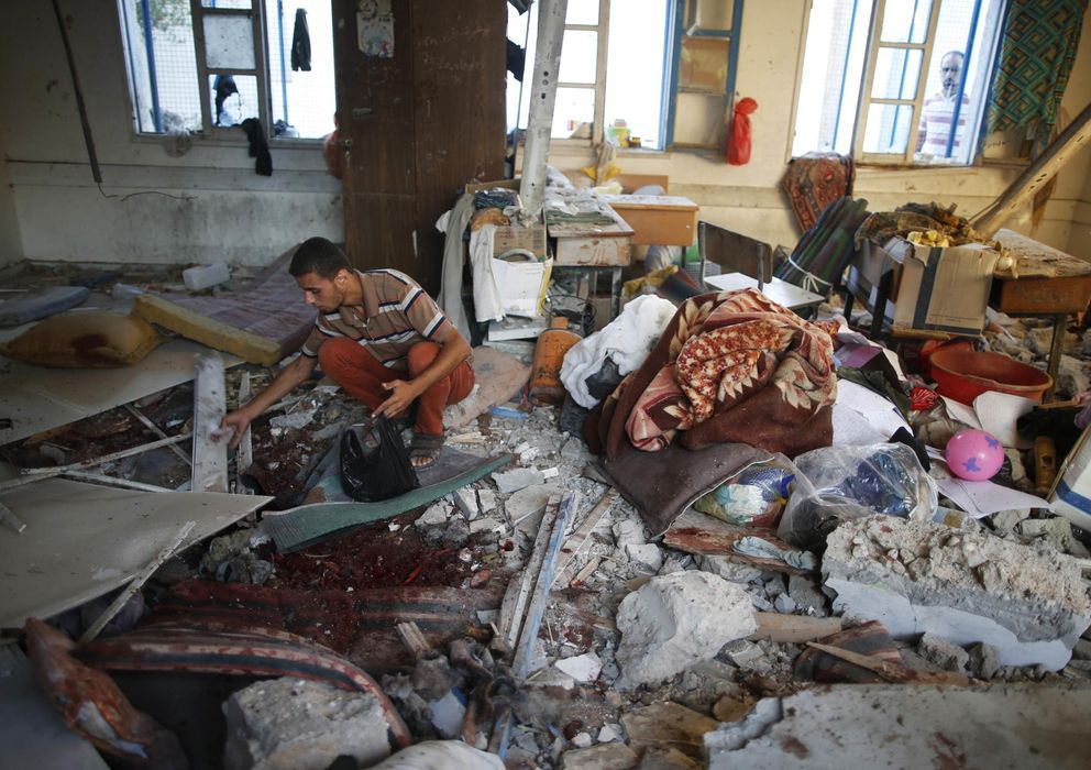 Foto: Restos de la escuela de la ONU tras el bombardeo israelí (Reuters)