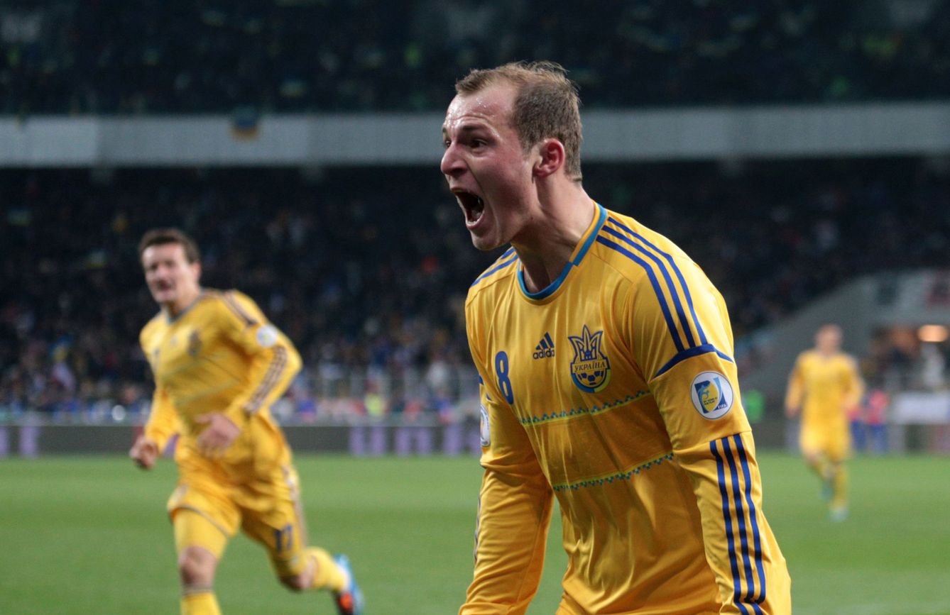 Zozulya celebra un gol marcado con la selección de Ucrania (Reuters)