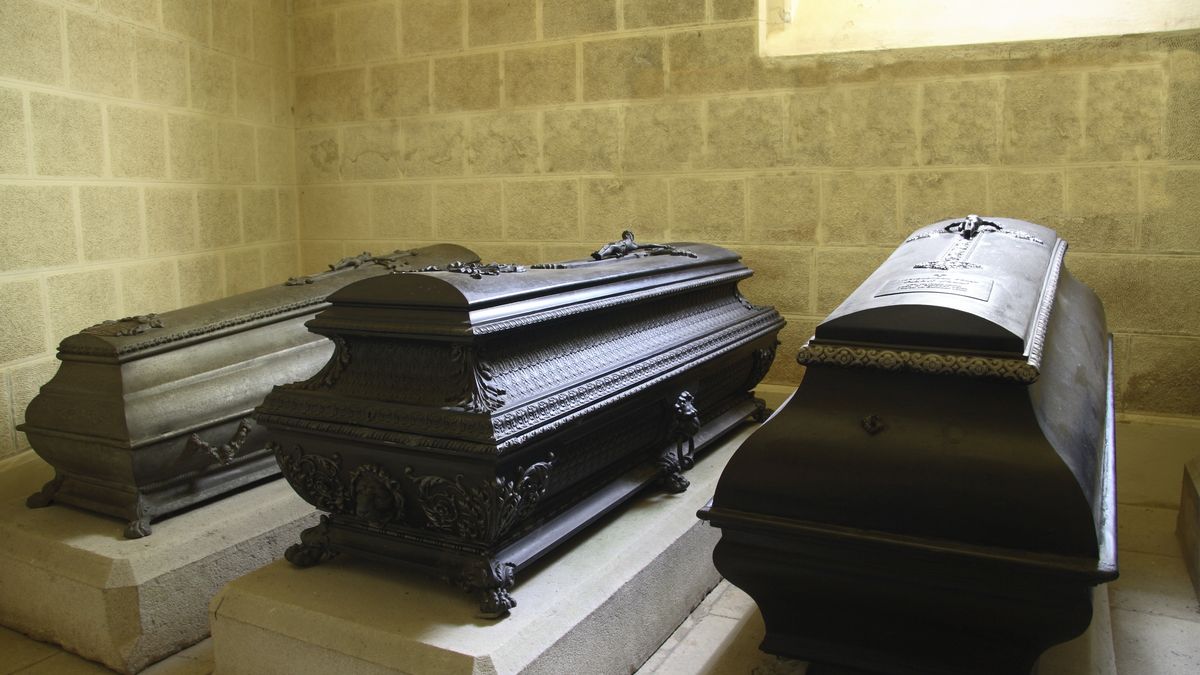 Prisas en el M&A funerario: Funespaña debe asumir ya la multa por no avisar a la CNMC