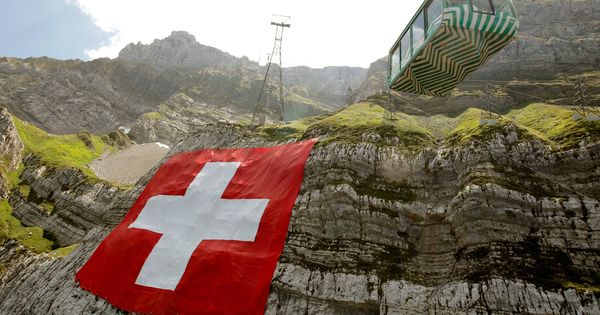 Foto: Bandera de Suiza en el Mount Saentis. (Reuters)
