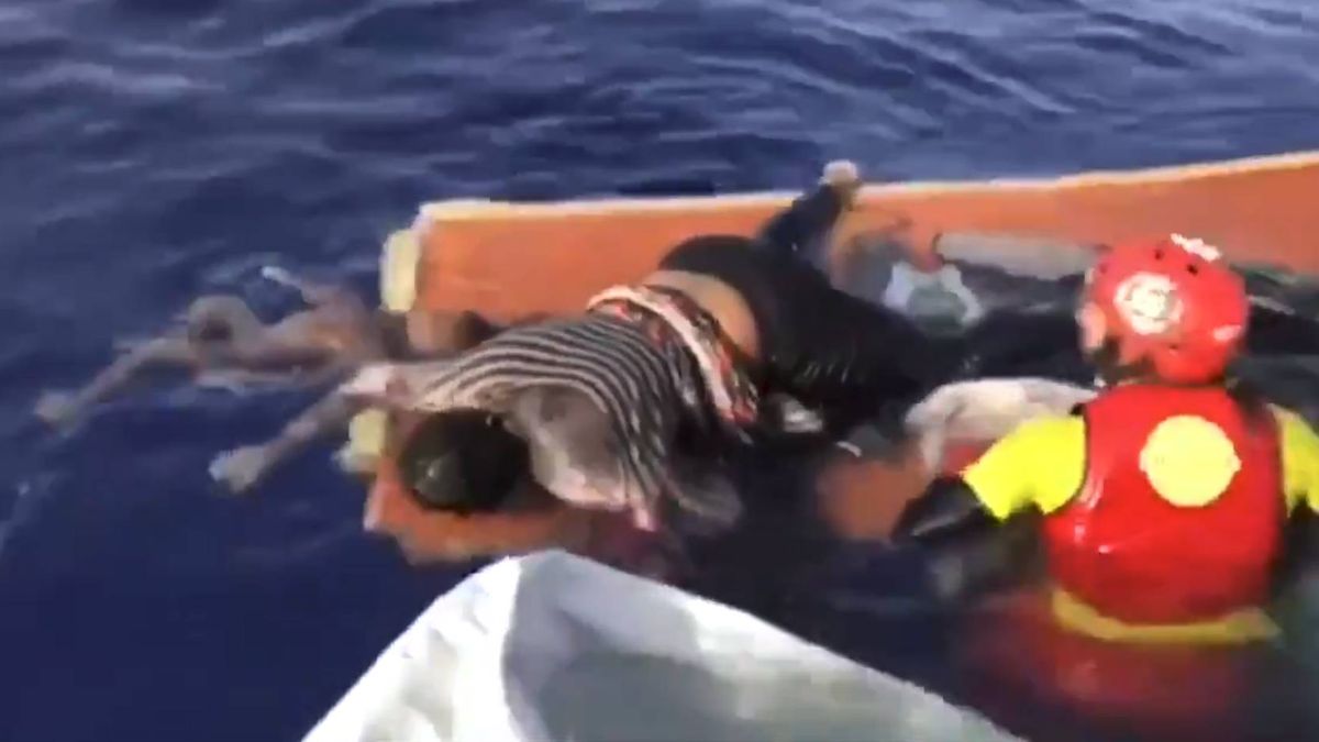 Otro vídeo de vergüenza en el Mediterráneo del ahogamiento de un niño y una mujer