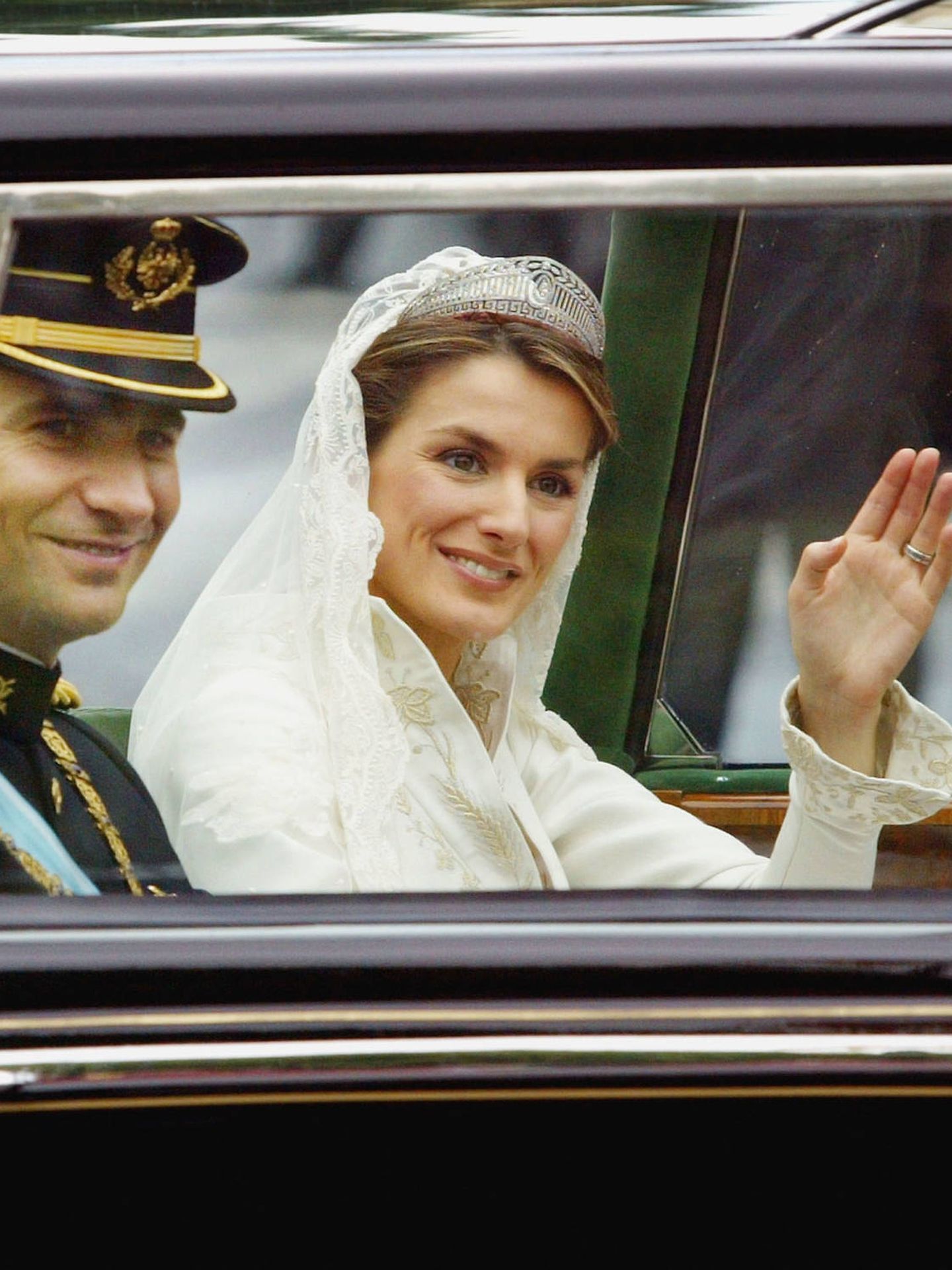 Letizia, con la tiara Prusiana el día de su boda. (Getty)
