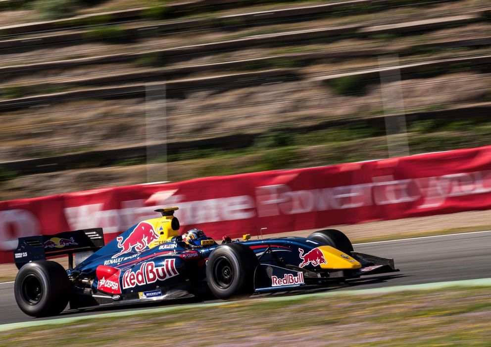 Foto: Carlos Sainz Jr rodando en los test de pretemporada en Jerez