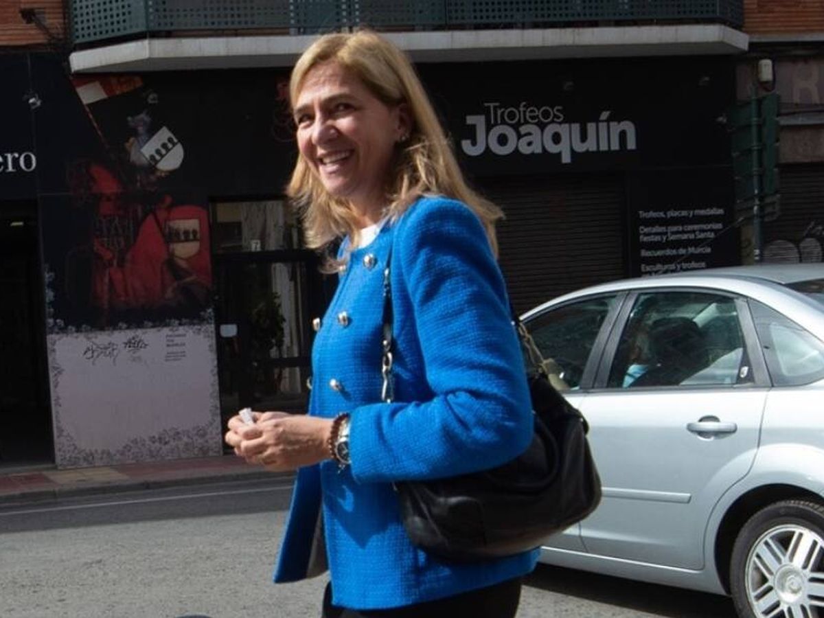 Foto: La Infanta Cristina visita la Escuela de hostelería de Cáritas en Murcia. (Europa Press)