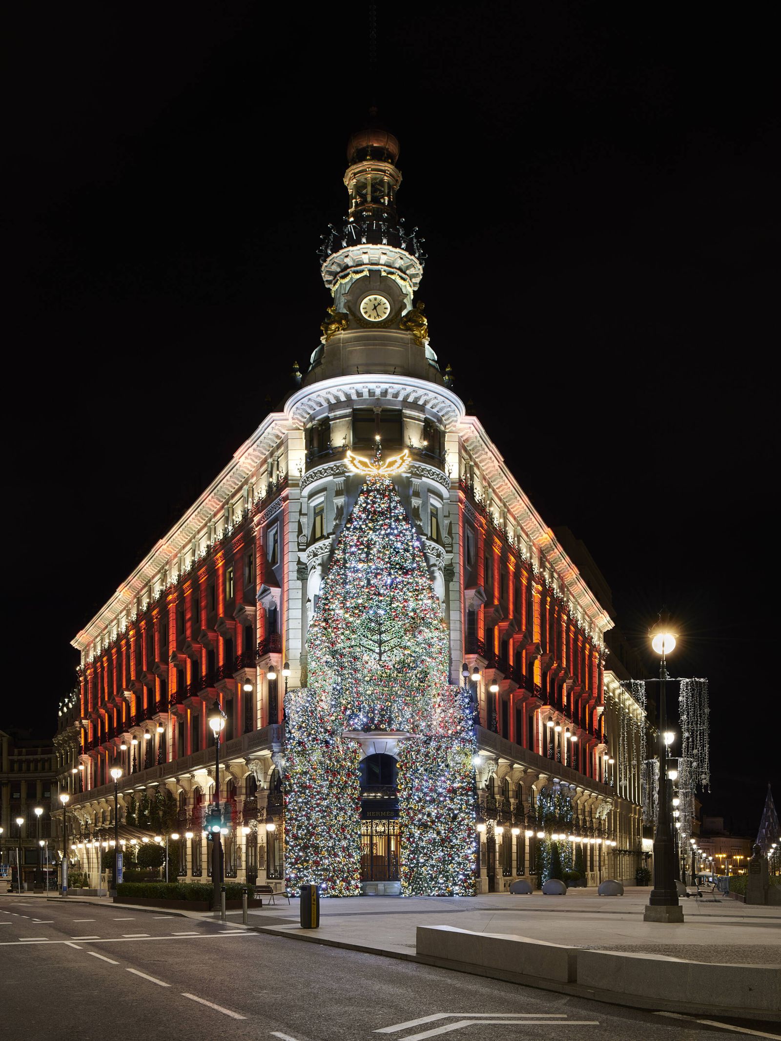 El rincón más fotografiado de Madrid en Navidad, el Four Seasons Hotel. (Daniel Schäfer)