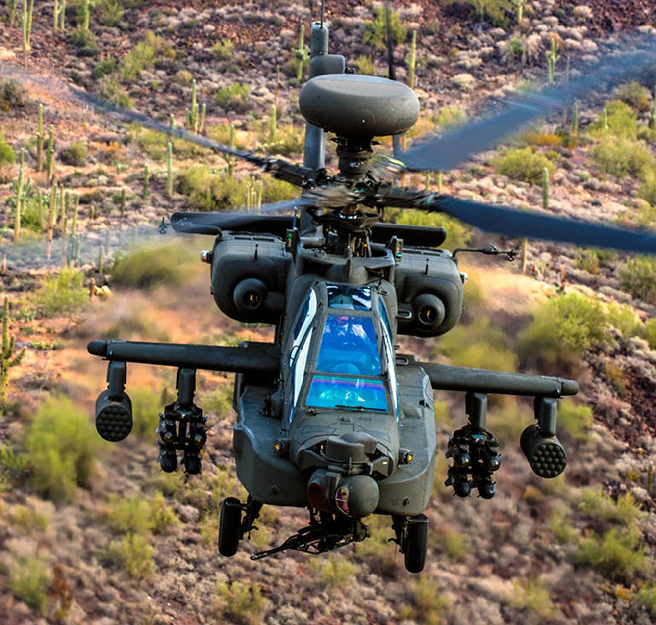 AH-64D con 8 misiles Hellfire y lanzadores de cohetes Hydra 70 (Boeing)