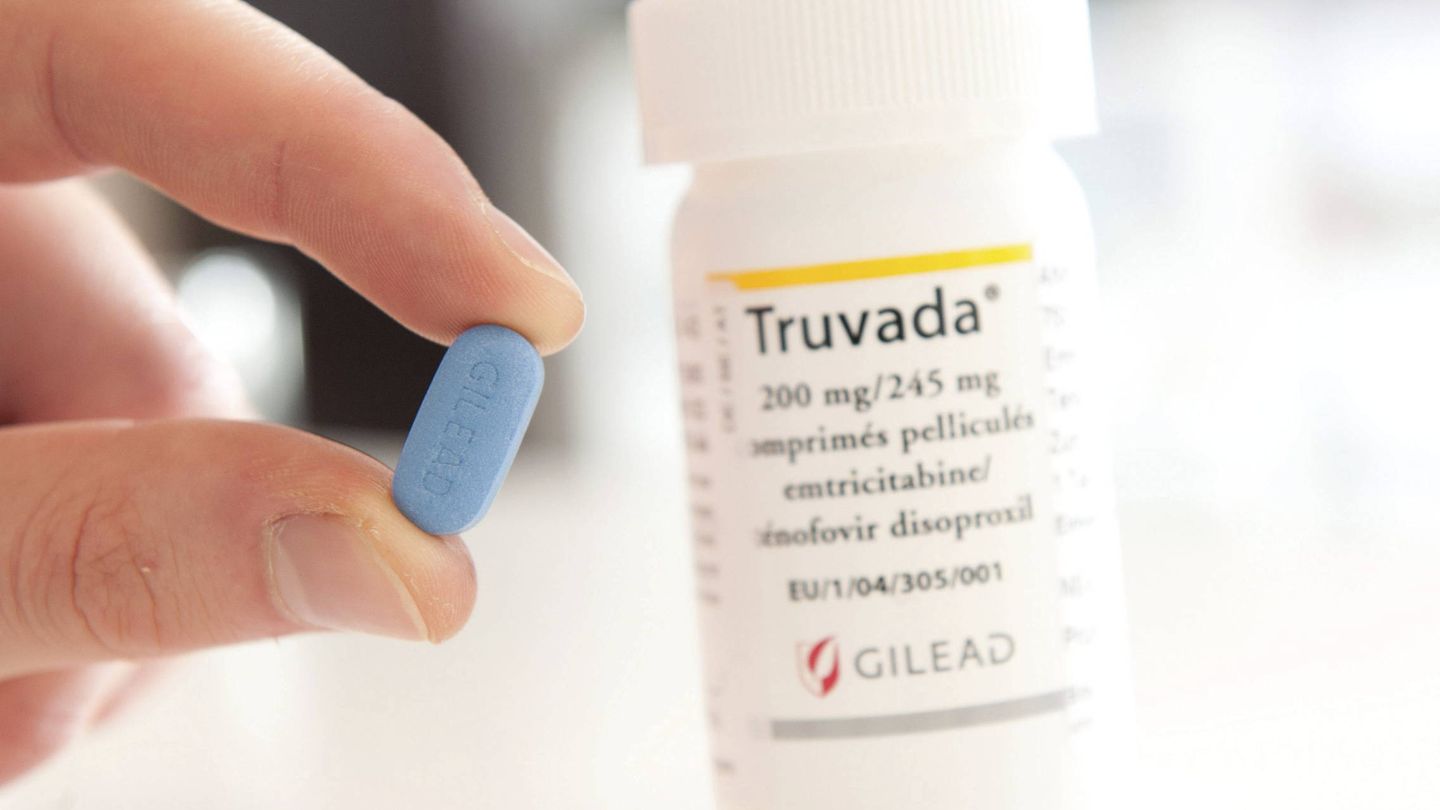 Envase de Truvada, primer fármaco para reducir el riesgo de infección por el virus de inmunodeficiencia humana. (EFE/Maurizio Gambarini)