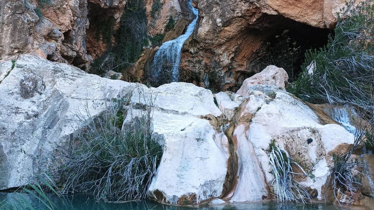 Esta impresionante cascada está escondida en Valencia, y tiene un secreto