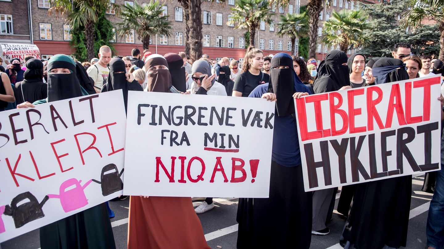 Manifestaciones en Copenhague por la entrada en vigor de la ley antiburka