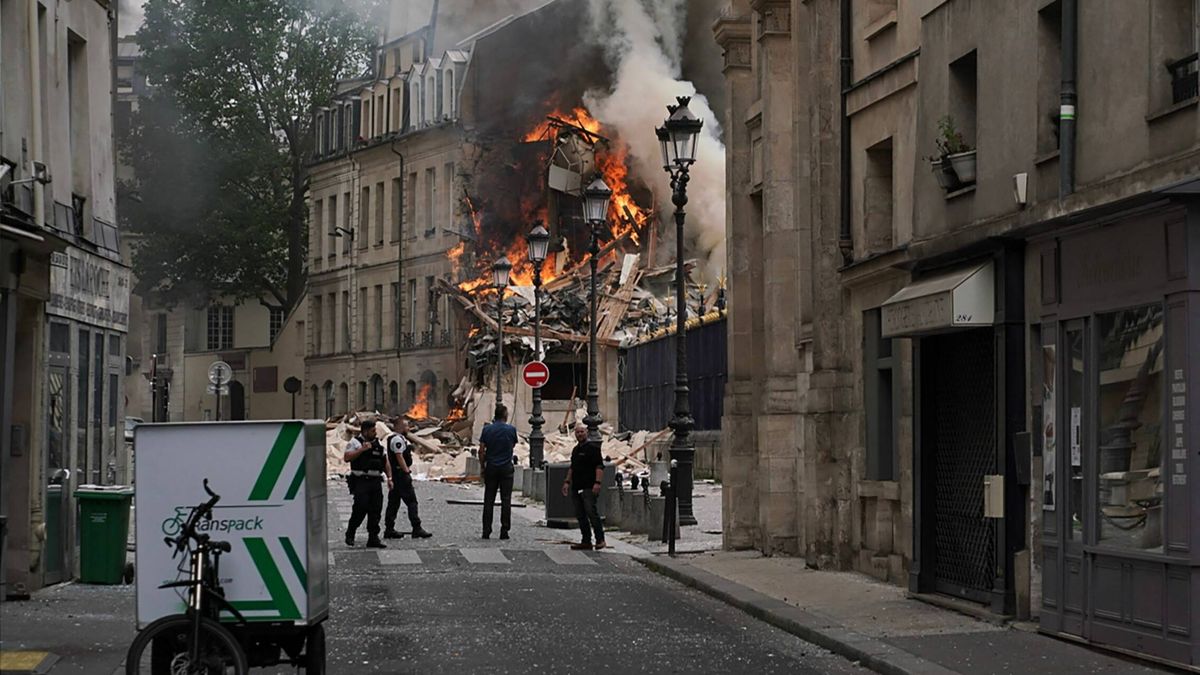 Al menos 37 heridos por una potente explosión de gas en el centro de París