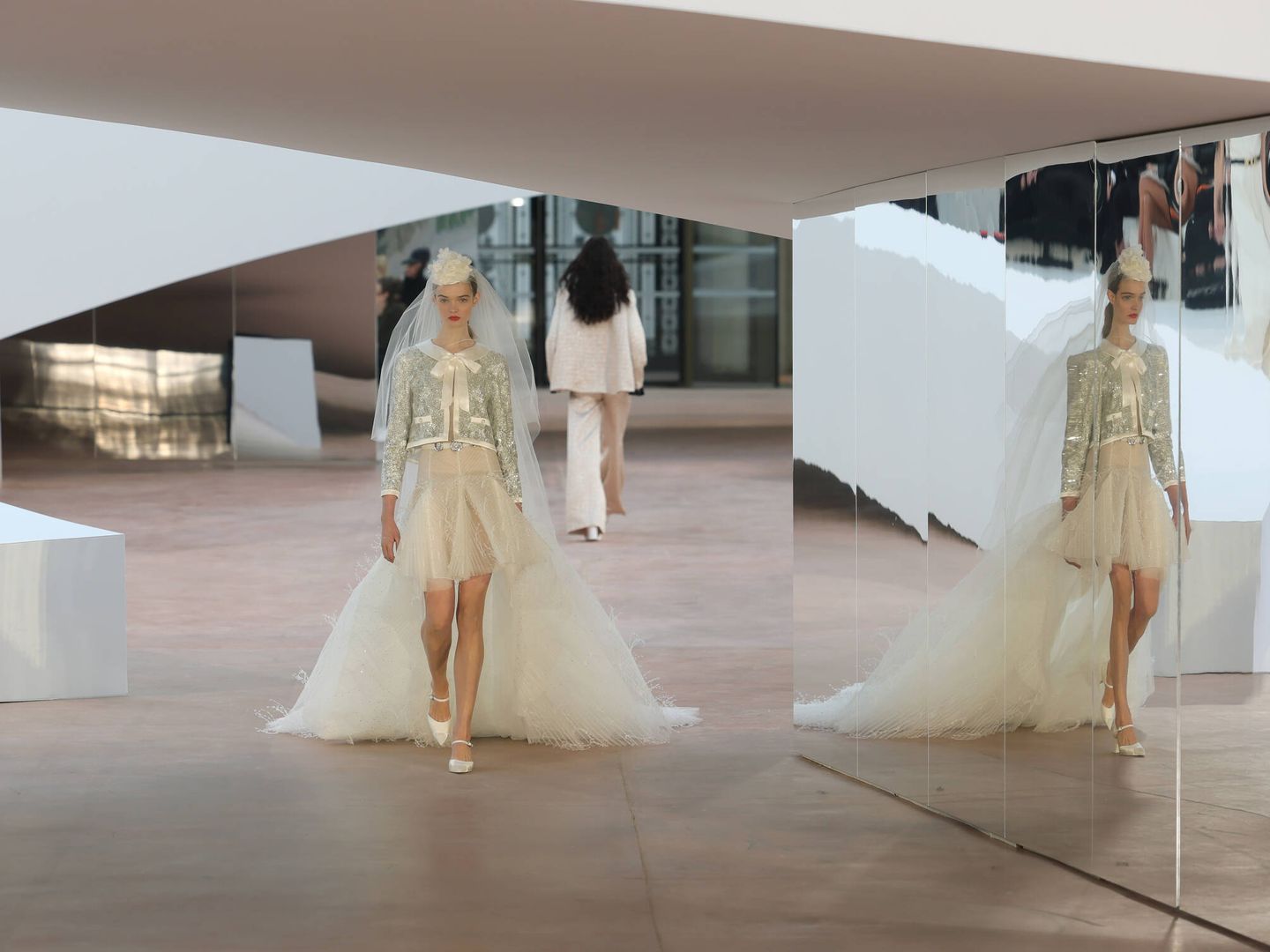 Los 5 vestidos de novia de la Alta Costura de París resumen todas las ...