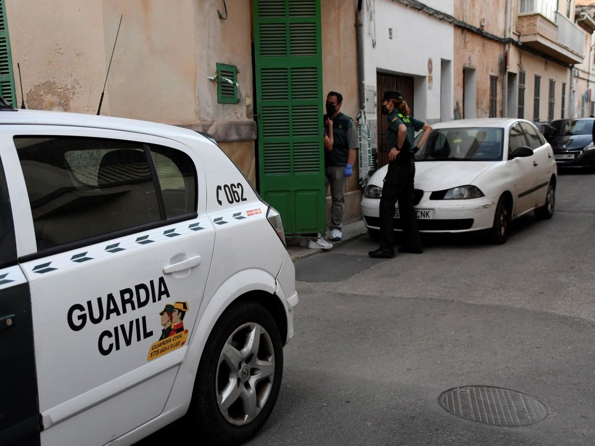 Foto: Un coche de la Guardia Civil en una imagen de archivo. (EFE/Cati Caldera)