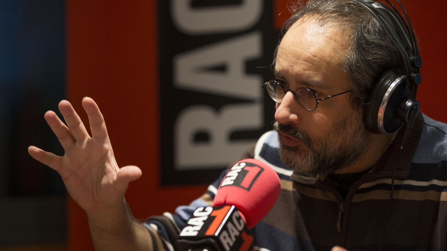El exlíder independentista Antonio Baños en un programa de radio. (EFE)
