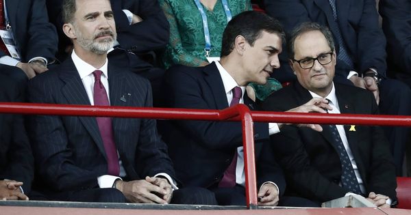 Foto: El rey Felipe VI, Pedro Sánchez y Quim Torra en la inauguración de los Juegos Mediterráneos. (EFE)