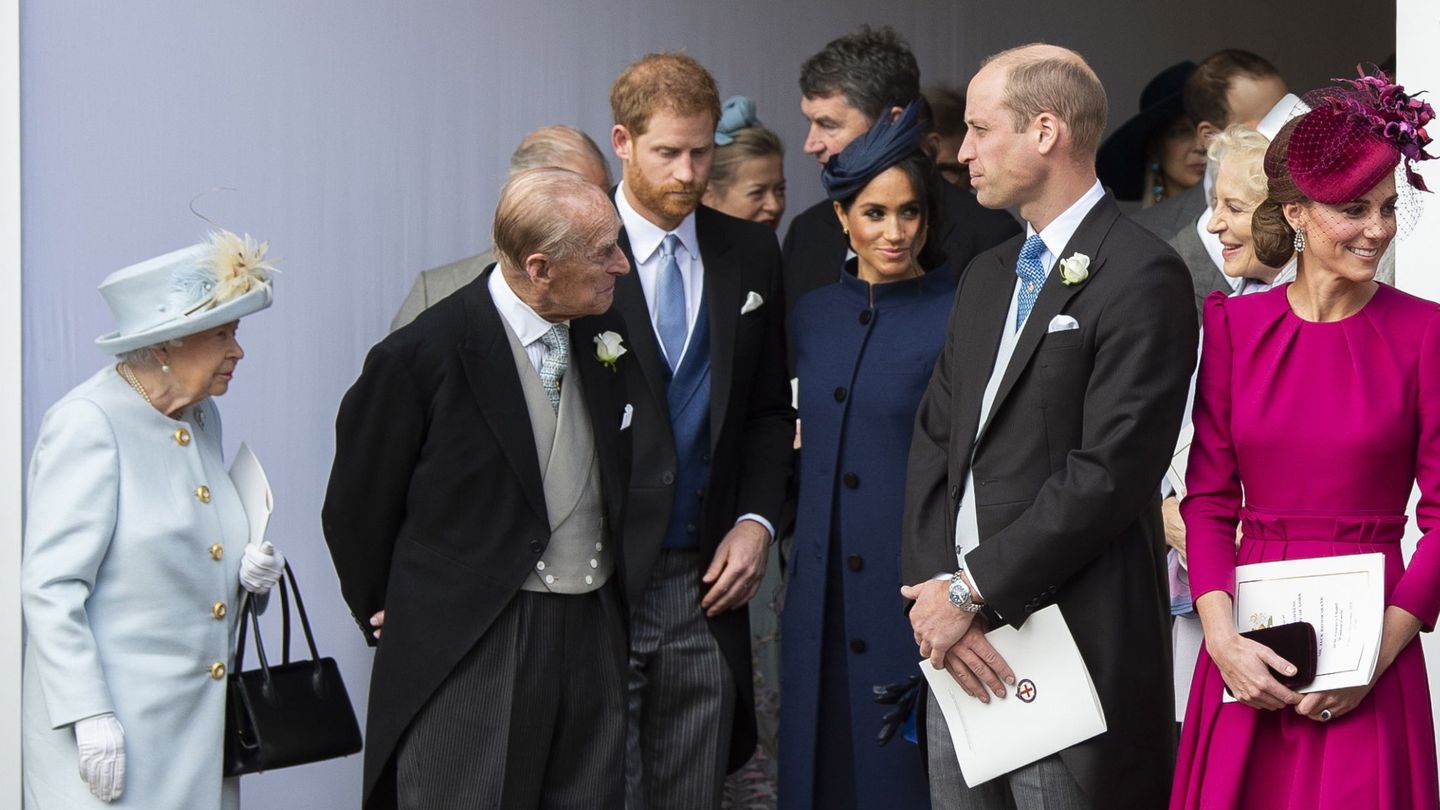 Meghan y Harry con el duque de Edimburgo y la Reina, en la boda de Eugenia de York. (Reuters)
