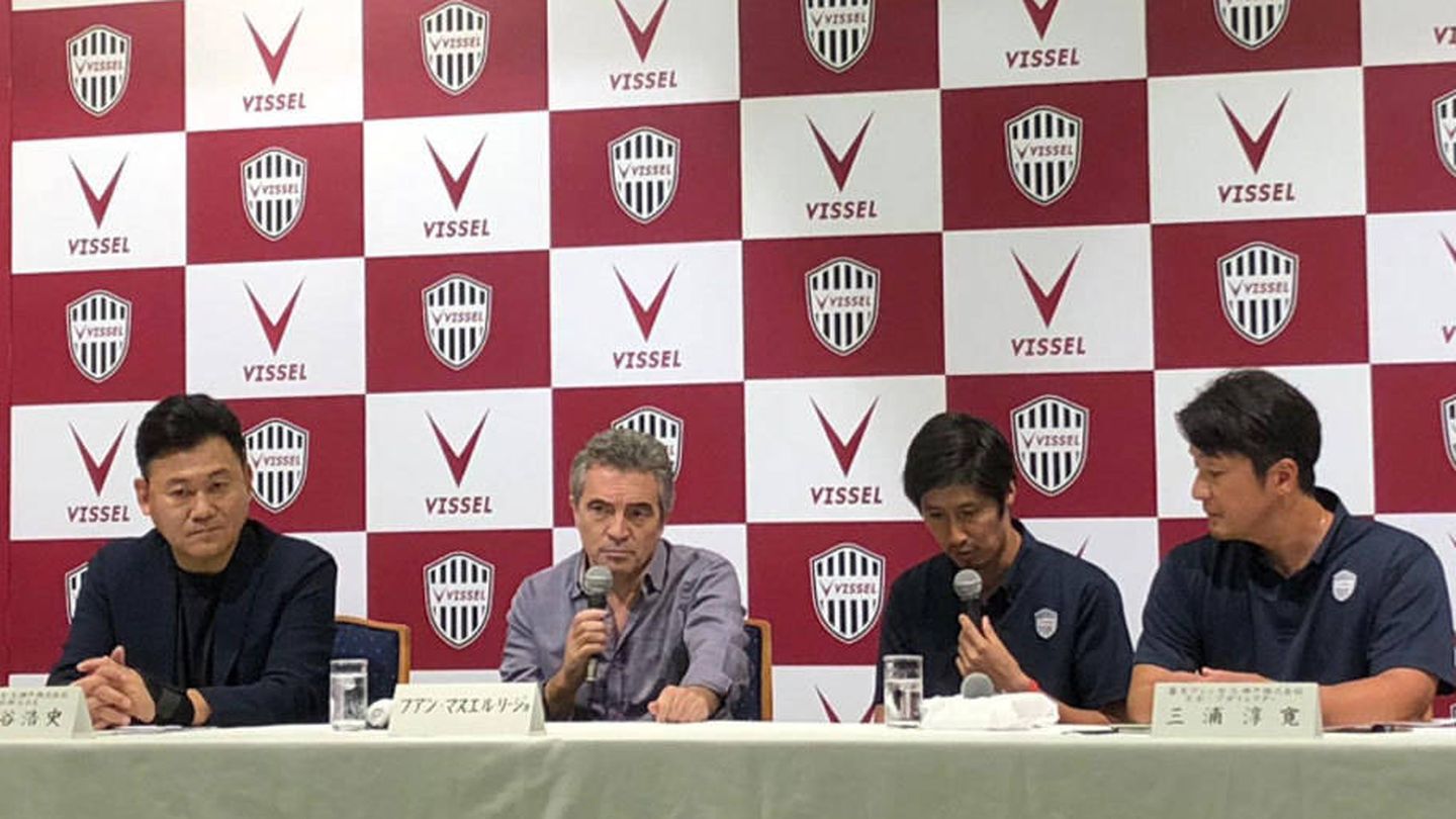Juanma Lillo, durante su presentación como entrenador del Kobe Vissel. (Reuters)