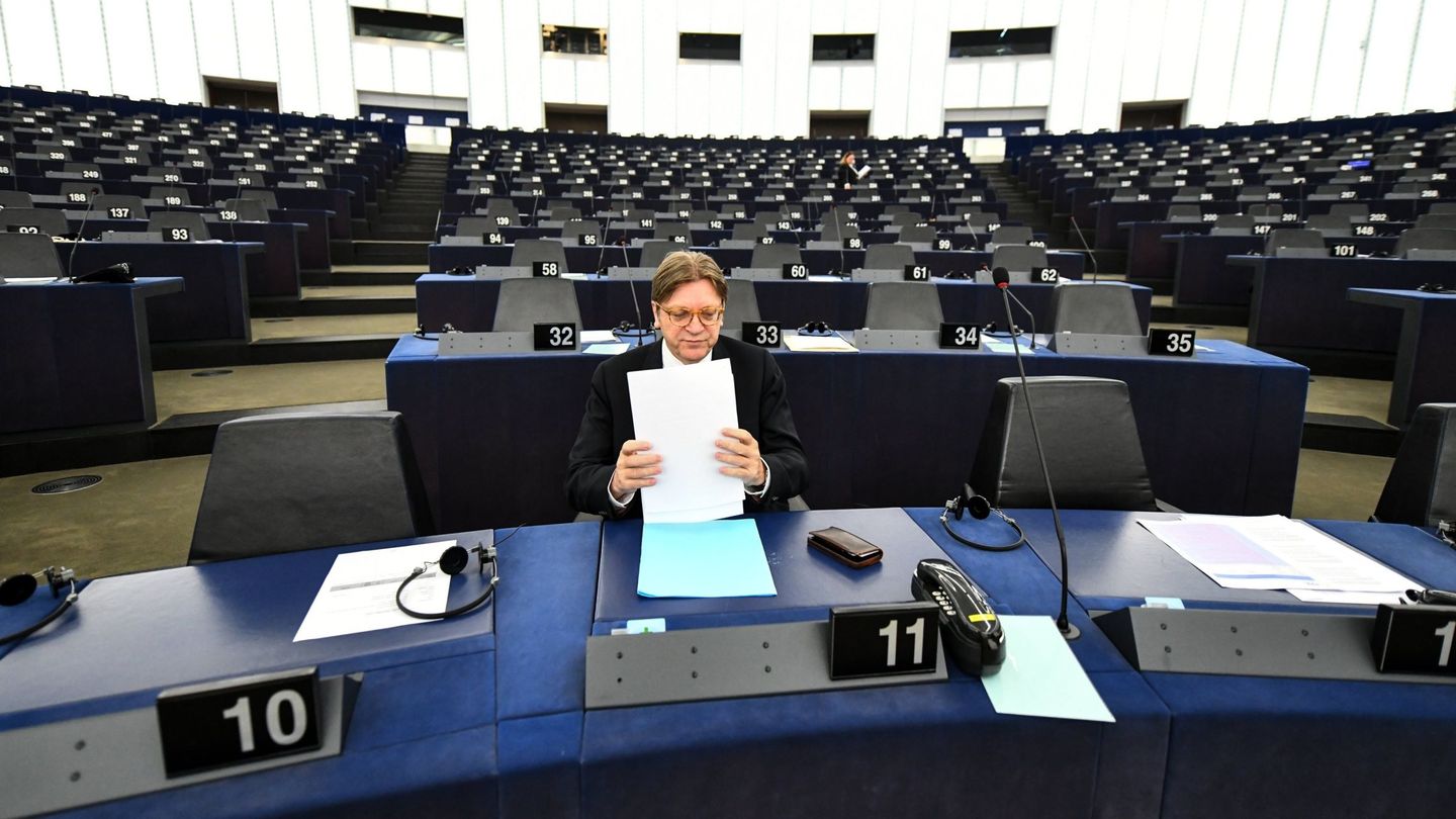 El líder liberal de la Eurocámara, el belga Guy Verhofstadt. (EFE)