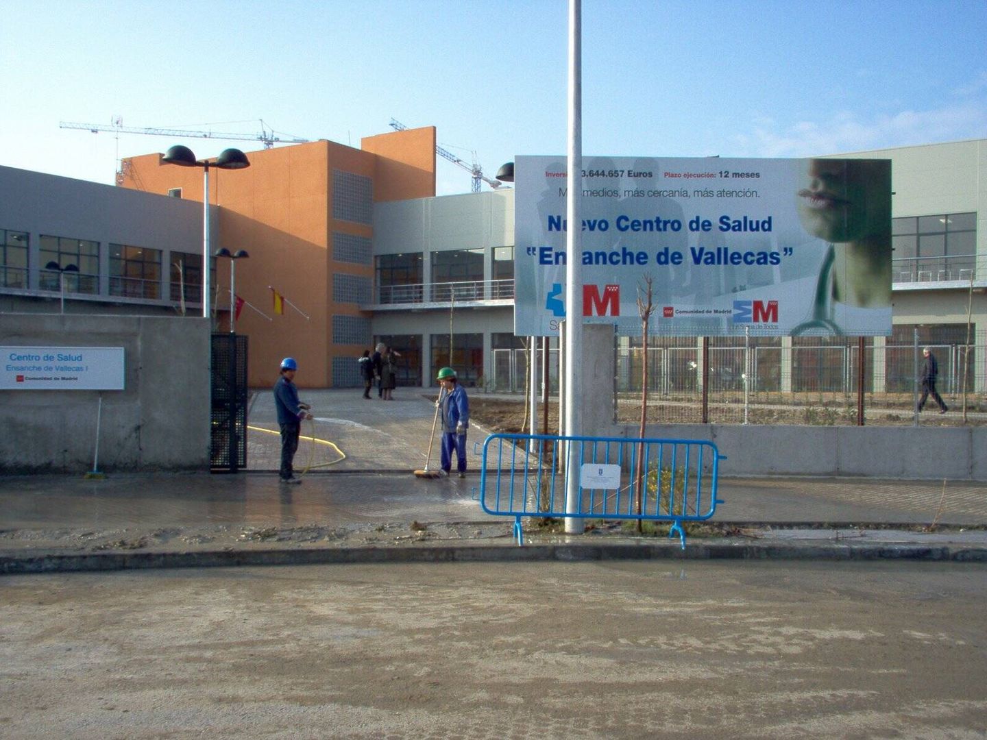 Fotografía del 2007 del único centro de salud del PAU de Vallecas. (AA.VV.)
