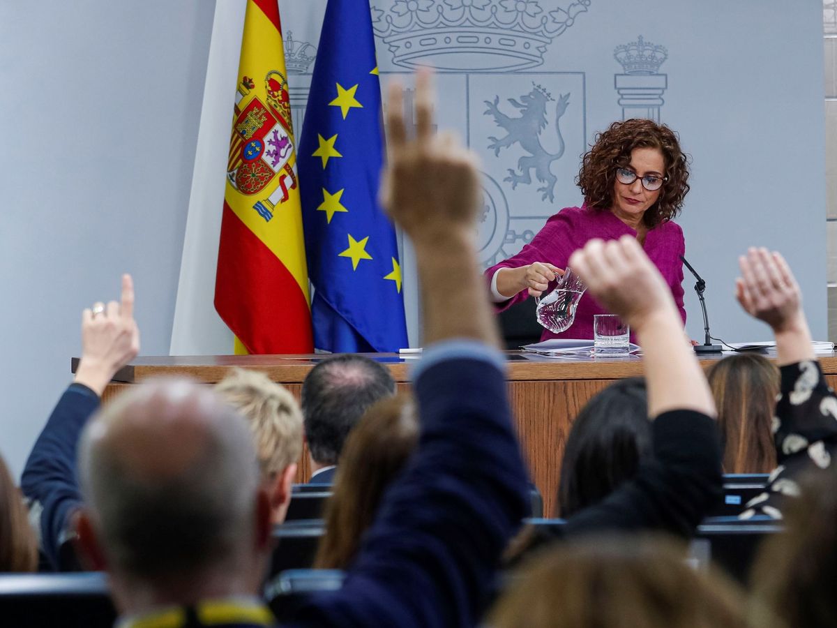 Foto: La ministra portavoz del Gobierno, María Jesús Montero, en la rueda de prensa tras el Consejo de Ministros este martes en Moncloa. (EFE)