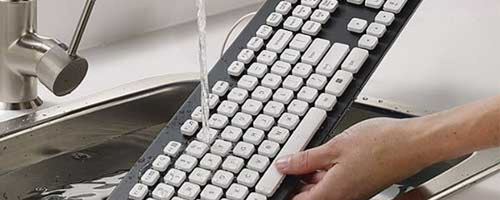 Foto: Logitech K310, un teclado 'todoterreno' que soporta el agua y los golpes