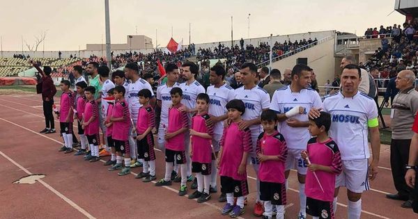 Foto: Los jugadores del Mosul antes de su primer partido. (Twitter/iraq_football_)