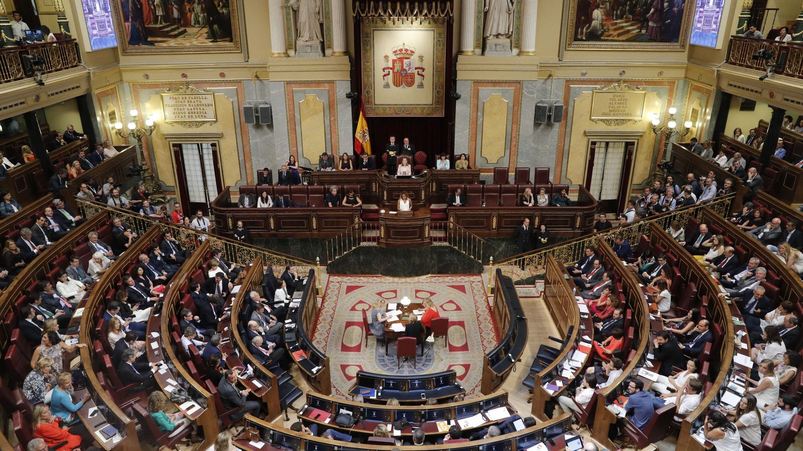 Foto: Vista general del hemiciclo del Congreso de los Diputasdos tras la sesión constitutiva de las Cortes Generales de la XII Legislatura. (Efe)