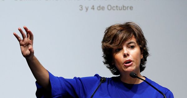 Foto: La vicepresidenta del Gobierno, Soraya Sáenz de Santamaría, durante su intervención. (EFE)