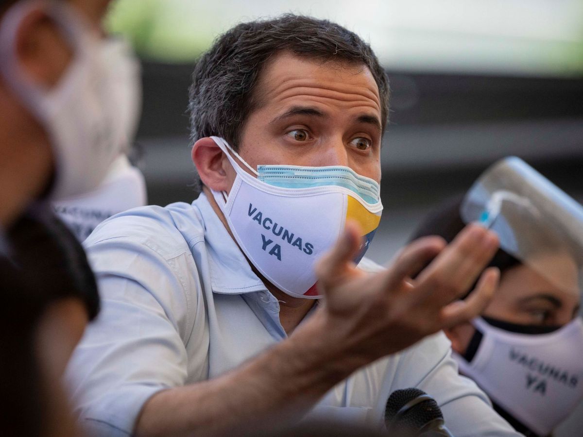Foto: El opositor venezolano Juan Guaidó, durante una rueda de prensa en Los Palos Grandes, Caracas (Venezuela). (EFE)