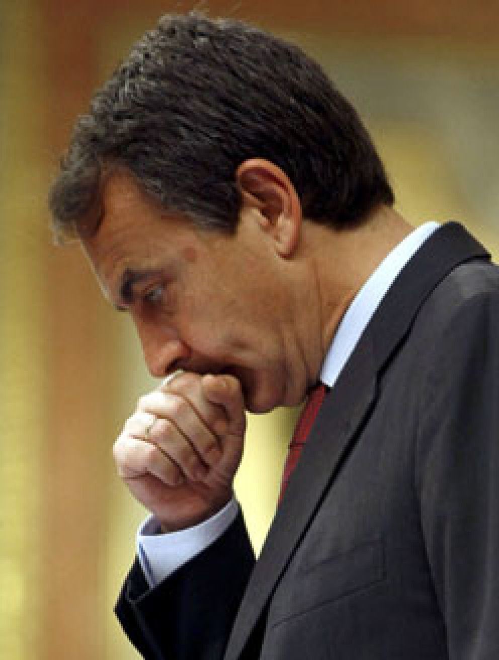 Foto: La prensa internacional duda de la efectividad del 'tijeretazo' de Zapatero