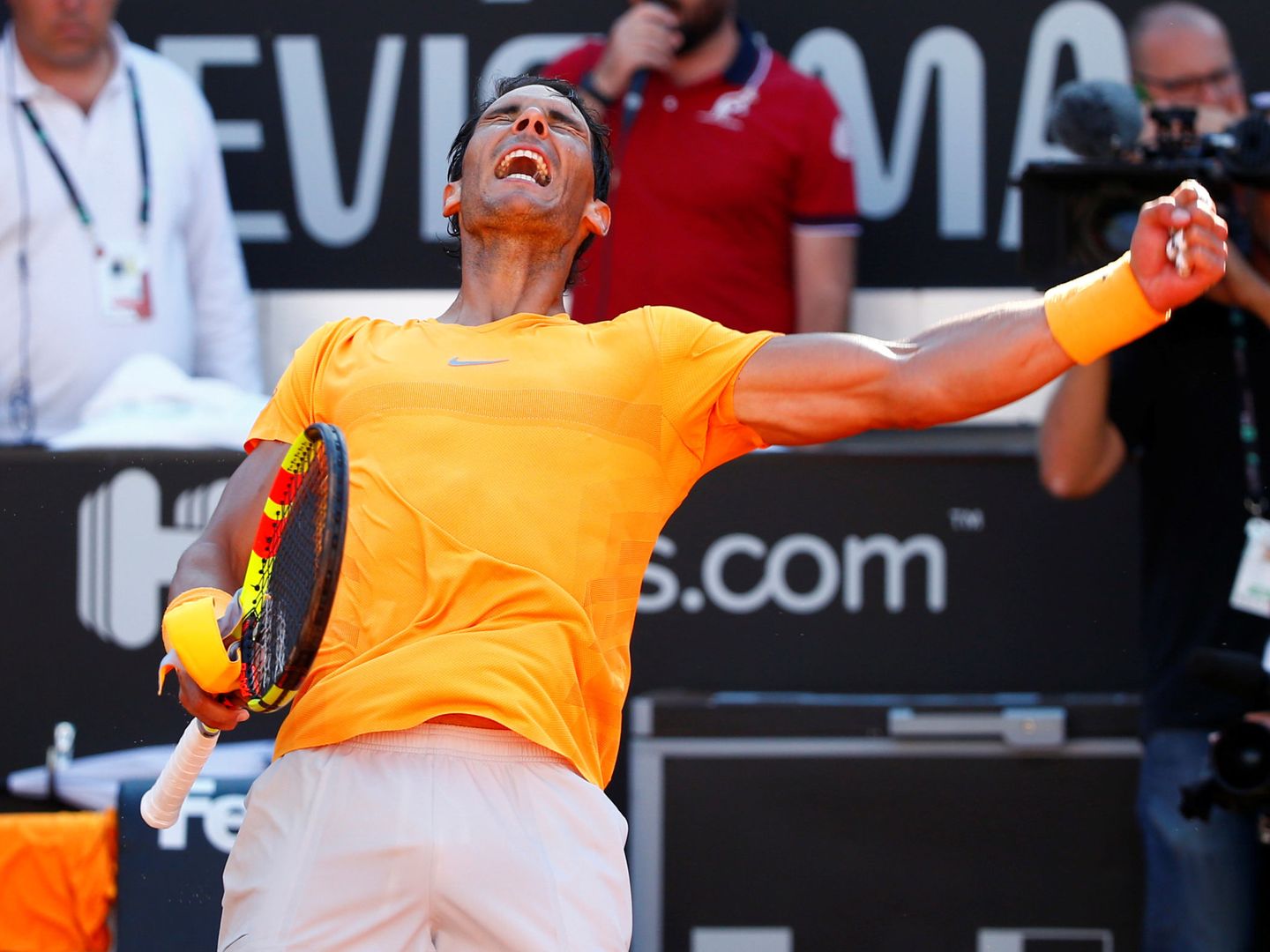 Rafa Nadal celebra su clasificación para la final del Masters 1000 de Roma. (Reuters)