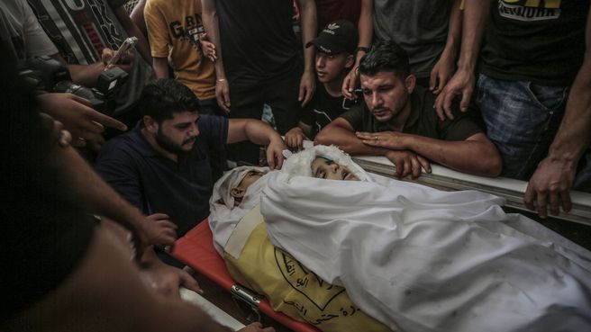 Foto de Funeral por los palestinos muertos en uno de los ataques israelíes