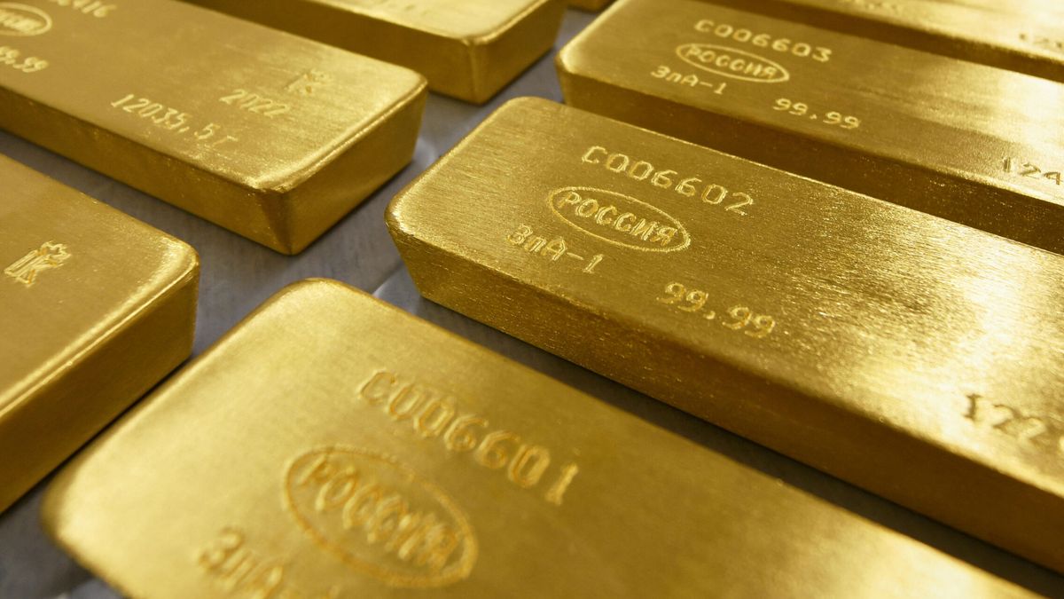 El oro recupera su brillo como refugio y ya toca sus niveles más elevados desde junio