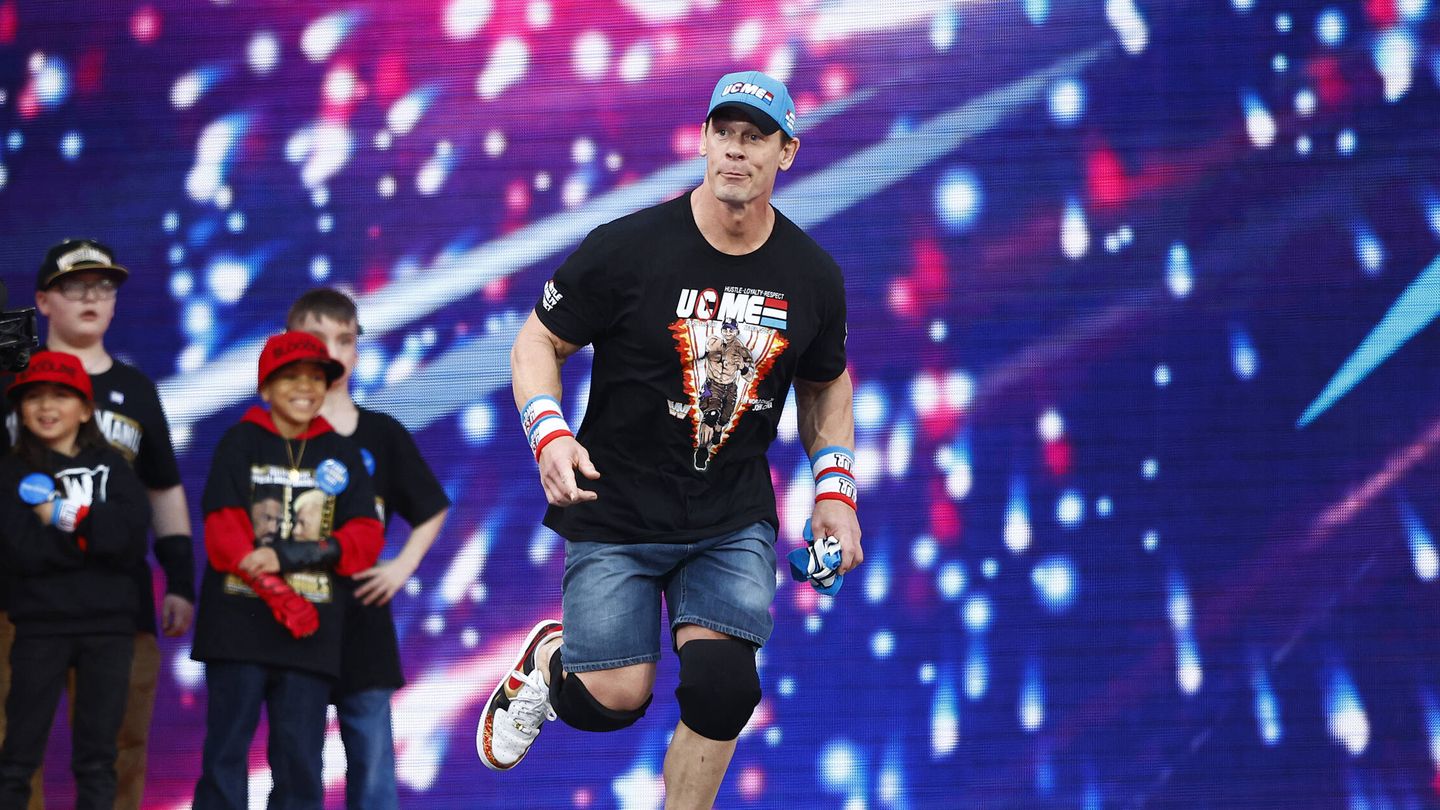 John Cena, ahora actor de Hollywood y otrara gran imagen de la compañía, en su regreso. (Ronald Martinez/Getty Images)
