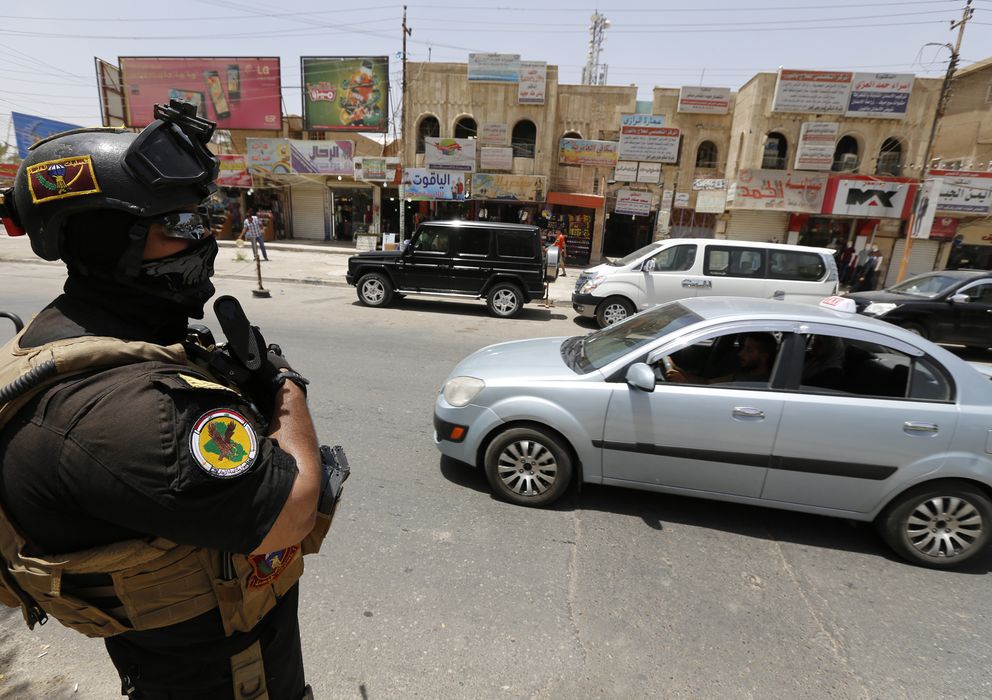 Foto: Un miembro de las fuerzas especiales iraquíes desplegado en las calles de Bagdad el pasado 18 de junio. (Reuters)