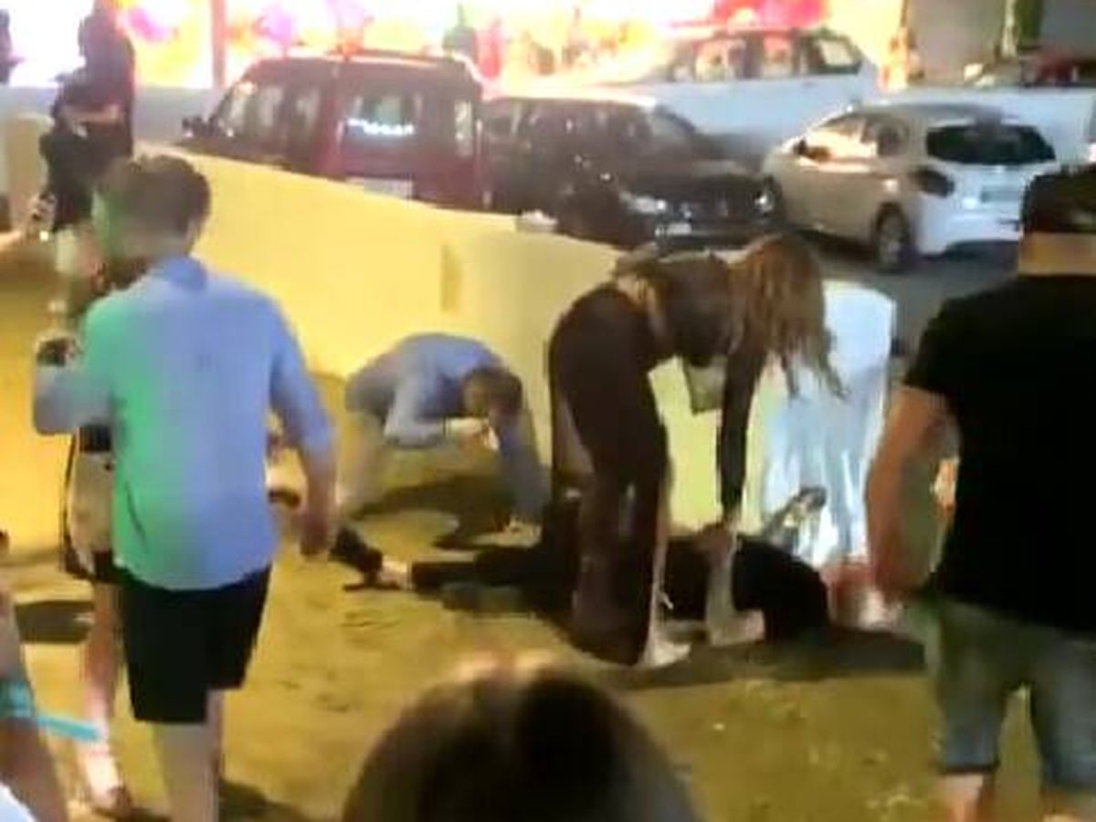 Foto: Un hombre golpea y deja inconsciente en el suelo al hermano de Lineker en Ibiza.(X)