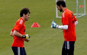 El lío entre Casillas y Diego López levanta dolor de cabeza a Florentino y sus directivos