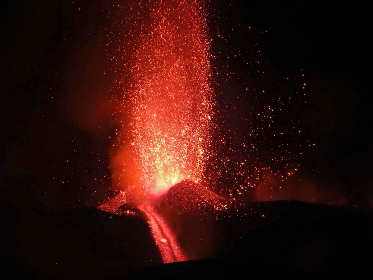 Foto: Imagen de archivo de la erupción del Etna en 2017. (EFE)