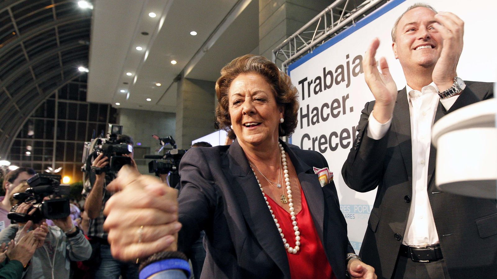Foto: Los senadores del Partido Popular, Rita Barberá y Alberto Fabra, durante el inicio de campaña de las elecciones de mayo. (Efe) 