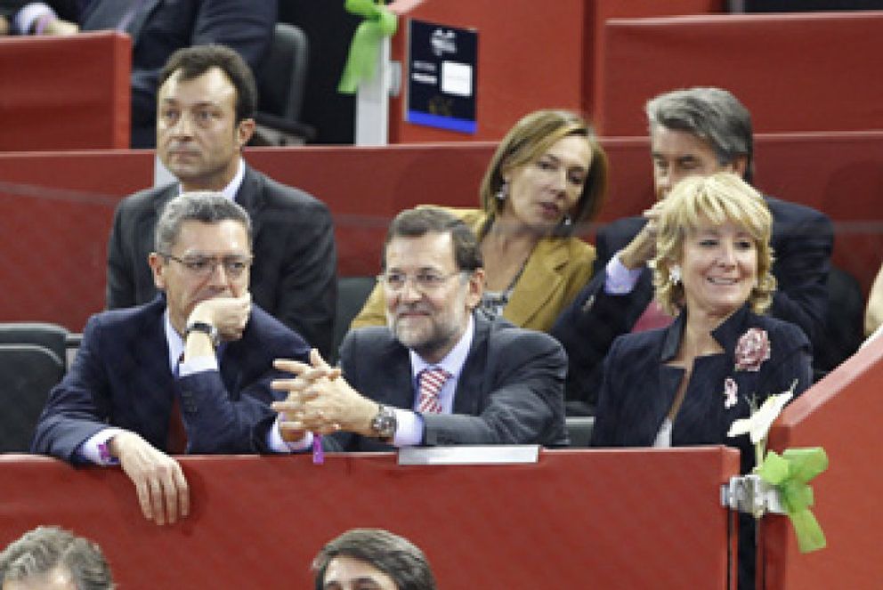 Foto: Reproches del entorno de Rajoy a Esperanza Aguirre por las consecuencias de su rifirrafe con el Rey