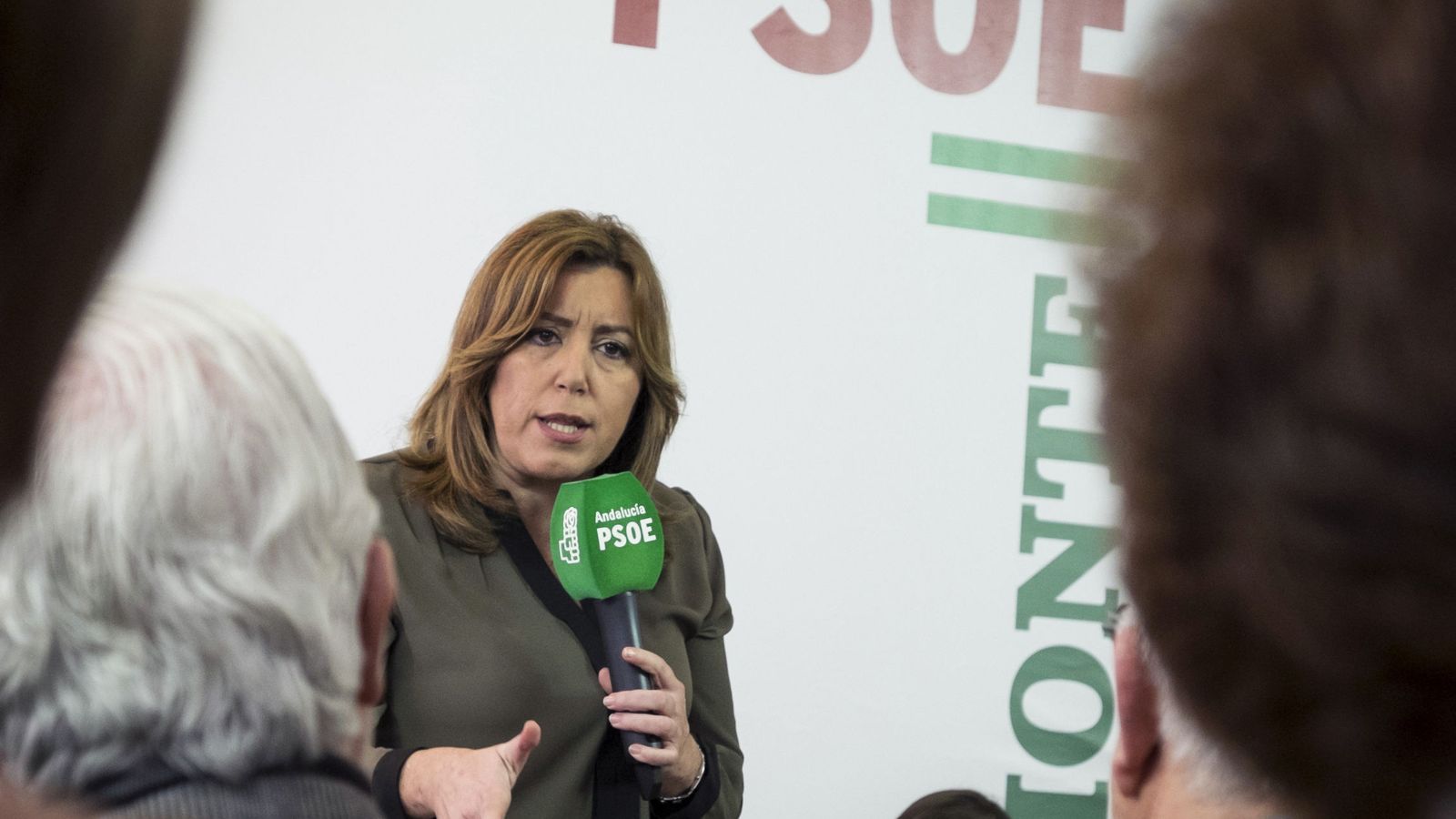 Foto: Susana Díaz en la inauguración de la nueva sede socialista en Ayamonte, Huelva. (EFE)
