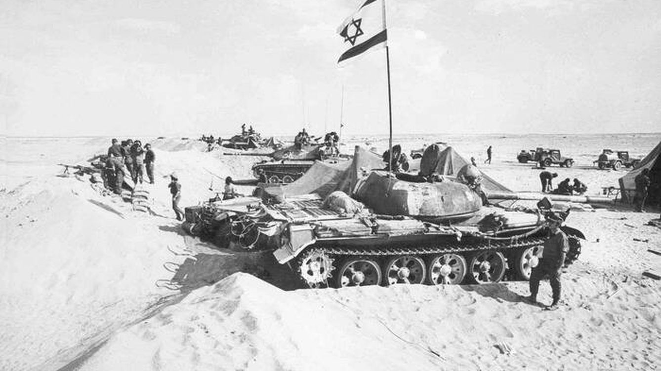 Foto: Tanques israelíes abatidos durante la Guerra del Yom Kippur o de Octubre, 1973.