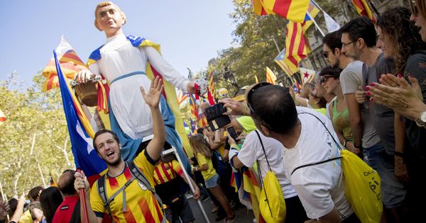 Foto: Imagenes de la manifestación a favor de la independencia durante la Diada de 2017 en Barcelona. (