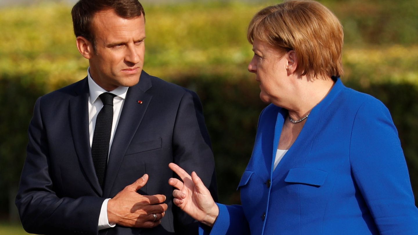 Macron y Merkel hablan entre ellos. (Reuters)