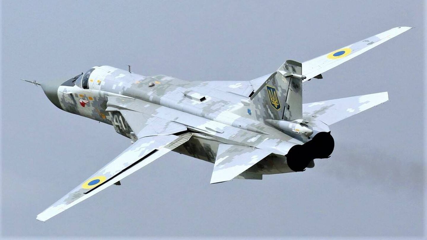 Su-24MR como los que lanzan los misiles Storm Shadow. (Ukrainian MoD)