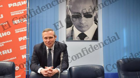 El n°2 de Puigdemont visitó un diario del Kremlin en 2019 y se fotografió con un retrato de Putin
