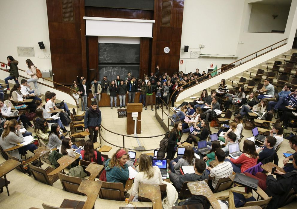 Foto: Estudiantes de la Universidad Complutense. (EFE)