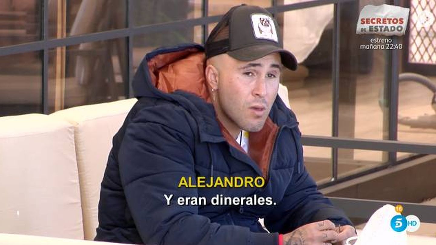 Kiko Rivera hablando con Albalá en 'GH Dúo'. (Telecinco)