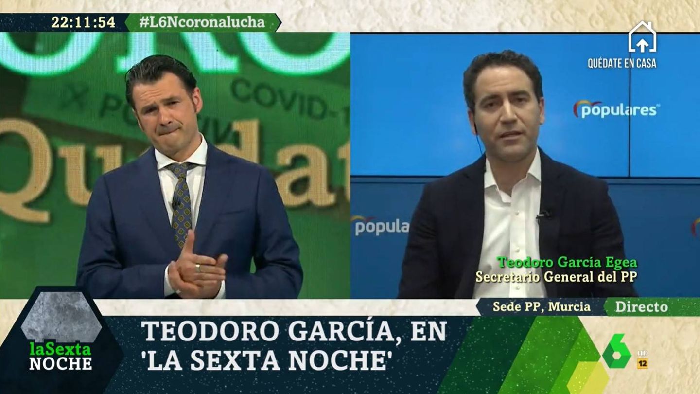 El comentado gesto de Iñaki López durante su entrevista a Teodoro García Egea. (Atresmedia)